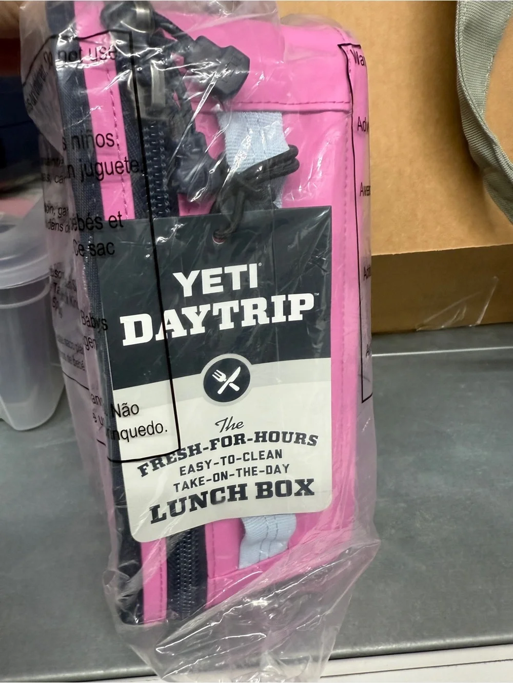 New with Tags Yeti Pink Daytrip Lunch Box